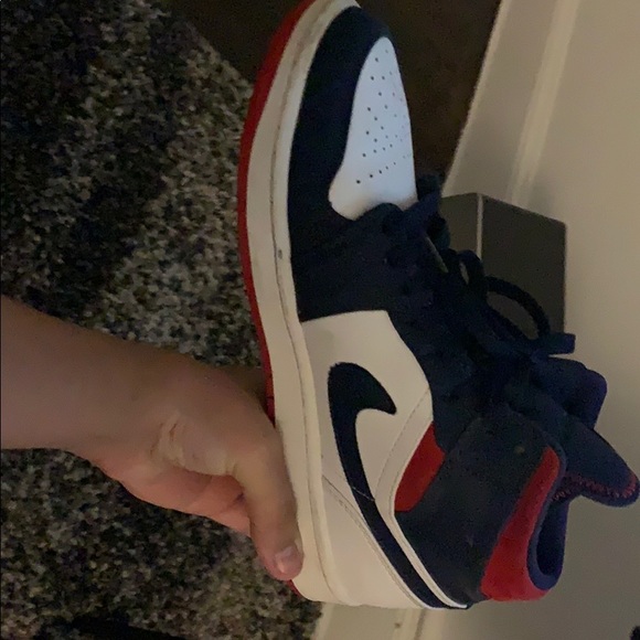 Jordan’s size 9 American - Picture 3 of 6